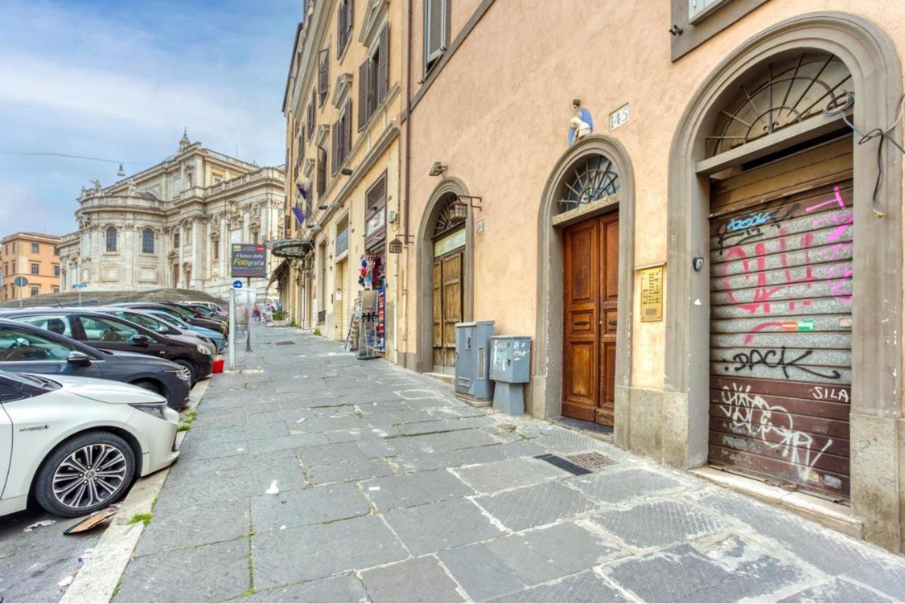 Maggiore 145 Apartment With Private Garden - Rione Monti Rome Extérieur photo